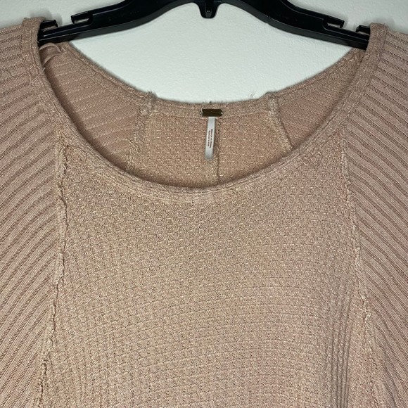 FREE PEOPLE woman's size XS Ventura faded rose thermal oversized high low top - Picture 4 of 13